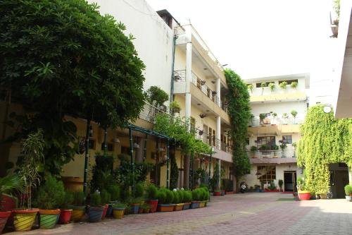 gwalior - shri vidhichand dharamshala trust